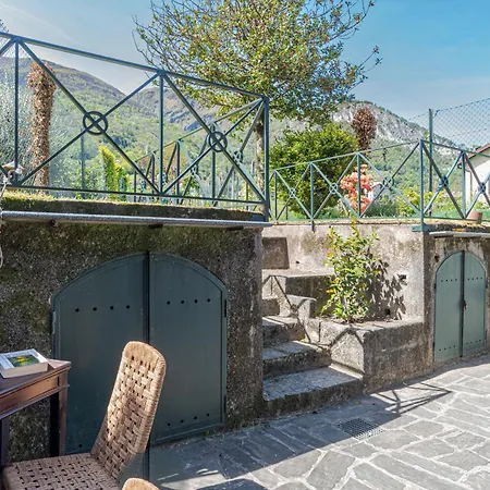Casa Achille Pianello アパート *